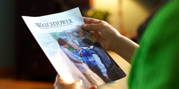 [Ekifaananyi ekiri ku lupapula 20]