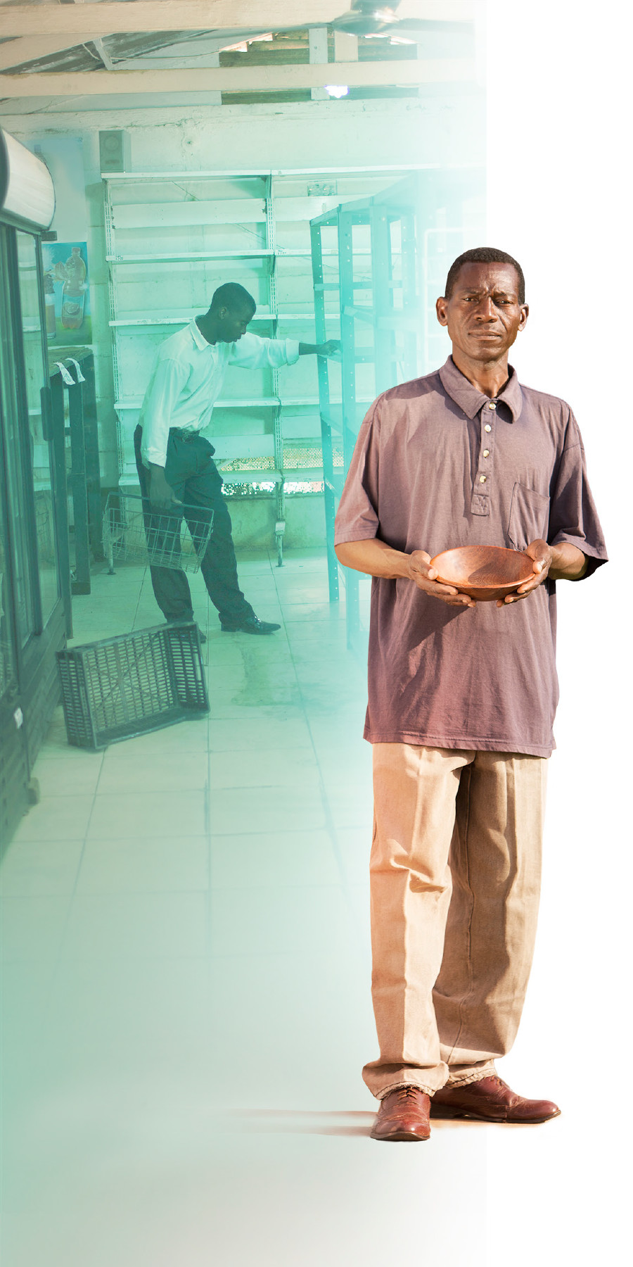 Paul ng’alowooza ku ngeri gy’anaaliisaamu ab’omu maka ge kubanga amaduuka tegakyalimu mmere