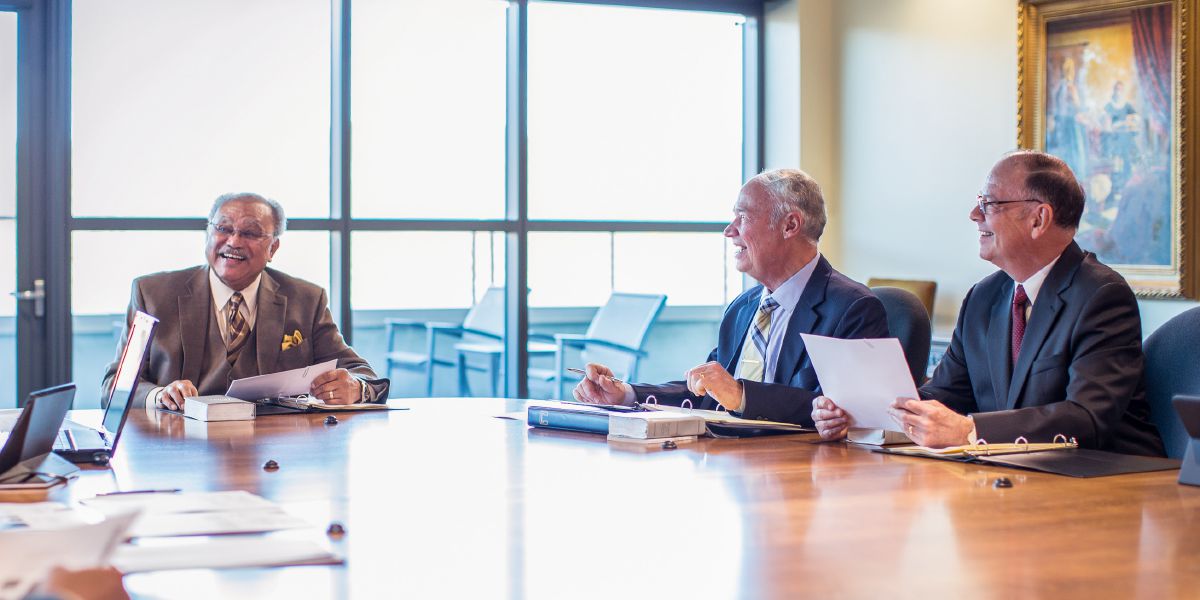 Samuel Herd n’abamu ku banne abali ku Kakiiko akafuzi, Stephen Lett ne David Splane