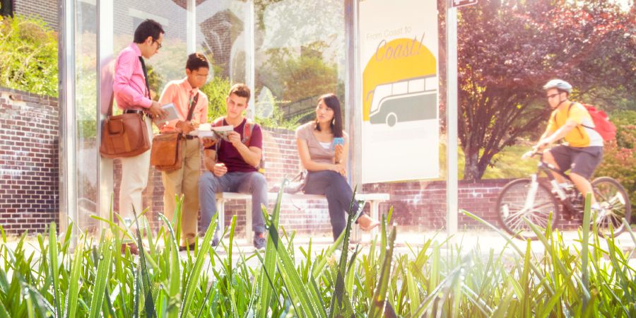 Batatoli ya Yehova bazali kosakola na esika bato bazelaka bisi