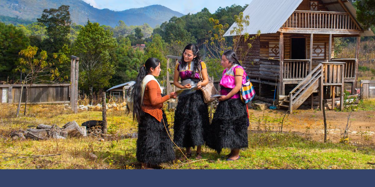 Bana betu ba bakaji bayisha mamu mu tshiena Tzotzil mu provense wa Chiapas, mu Mexique