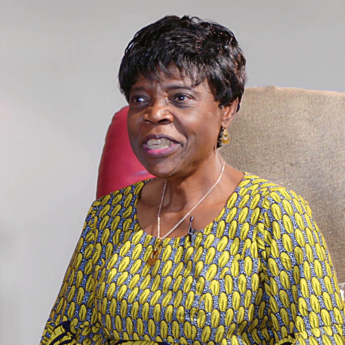 Tshimfuanyi tshia mu filme wa “Malongesha a mu Tshibumba tshia Nsentedi: Lama muoyo webe.” Happy ulonda dimonamona dienda dia malu.