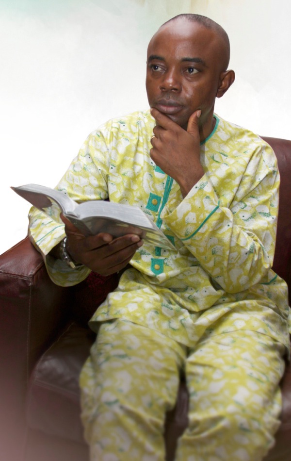 Mulume udi wela meji bua malu adiye mubale mu Bible