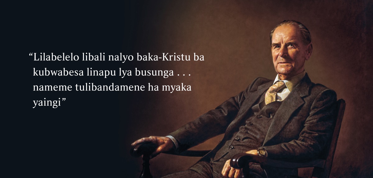 Ndolome Frederick Franz. Ku mukulo kuli majwi endeka ngwawo, “Lilabelelo libali nalyo baka-Kristu ba kubwabesa linapu lya busunga . . . nameme tulibandamene ha myaka yaingi.”