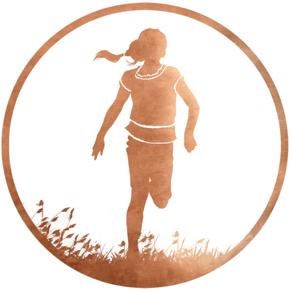 ကျန်းမာတဲ့မိန်းမလေး ပြေးလွှားနေ