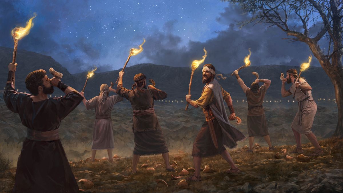 ဂိဒေါင်နဲ့ သူ့လူတွေက ဘယ်လက်မှာ မီးတုတ်၊ ညာလက်မှာ တံပိုး ကိုင်ပြီး မှုတ်နေ။ မြေအိုးကြီးတွေကို ရိုက်ခွဲထား။