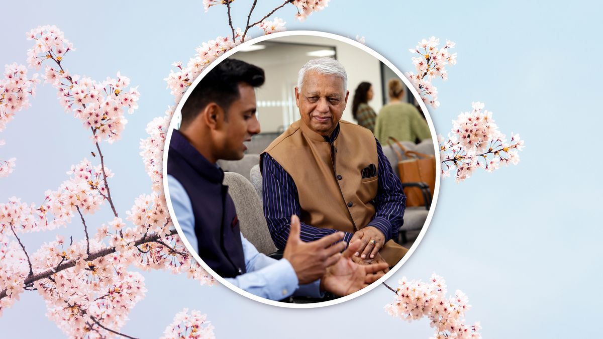 एक जवान भाइले आफ्नो मनको कुरा बताउँदा वृद्ध भाइ ध्यान दिएर सुनिरहेका छन्‌।