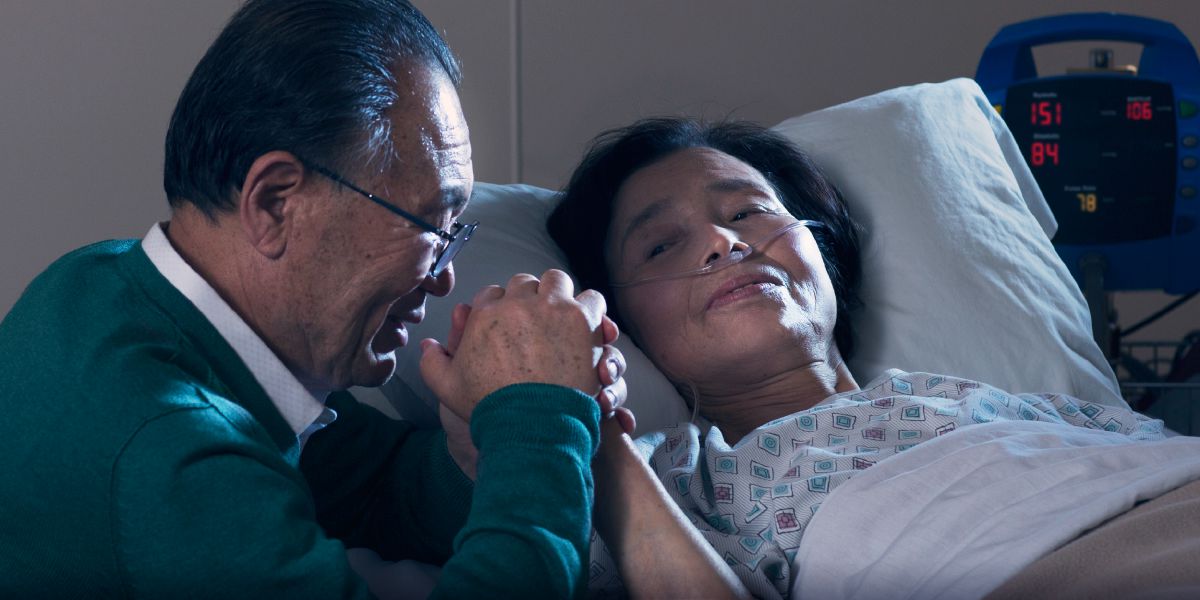 Se tokniuj siuatl nemi ipan tlapechtli ipan se hospital; iueuentsin kikitskilia ima niman iuan kichiua teoyotl