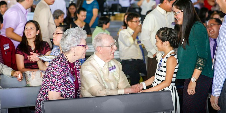 Denton na Janet Hopkinson ankuceza na kamtsikana kanango pa mtsonkhano