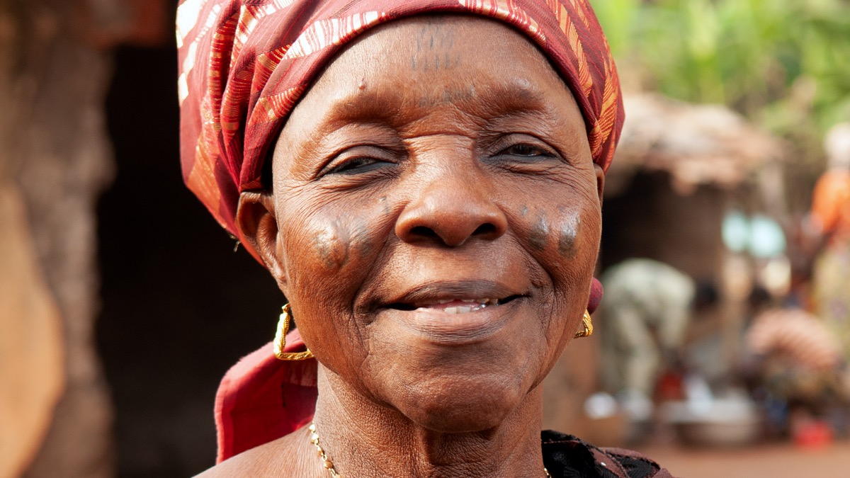 Yu̱ dibujo ge ʼna hmüte ge di nxa̱pu̱ Biblia ʼbe̱pu̱ ne Ojä ge dä thännebi xi nho: 1. Nuʼä hmüte tühübu̱ ja mpe̱ti. 2. Nuʼä hmüte thäʼä ʼna nta̱nni nubu̱ ja mpe̱ti. 3. Nuʼä hmüte üʼtä ʼna bideo ʼna zu̱ xisu ʼne na ʼtu̱ʼtixu.