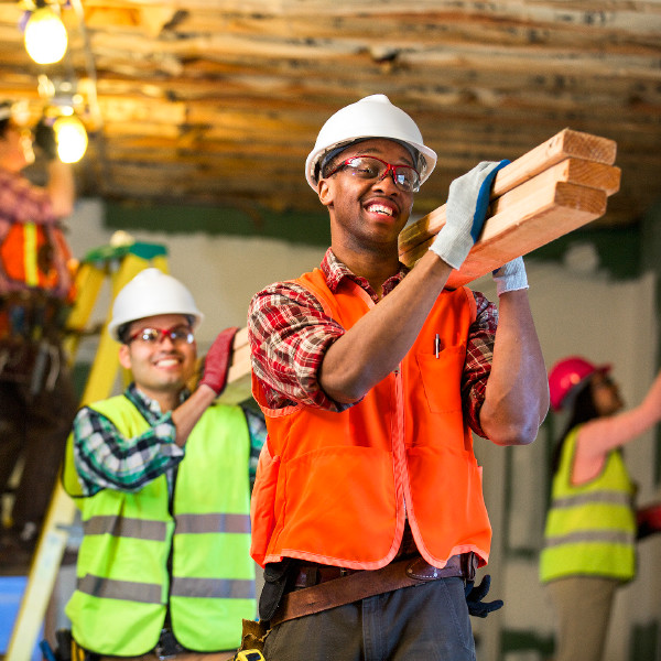 Testigonan di Jehova ta participa den un proyecto di construccion teocratico