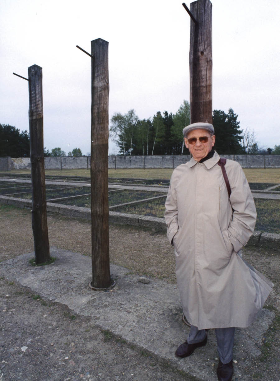 Joseph Rehwald no Museu Memorial de Sachsenhausen.