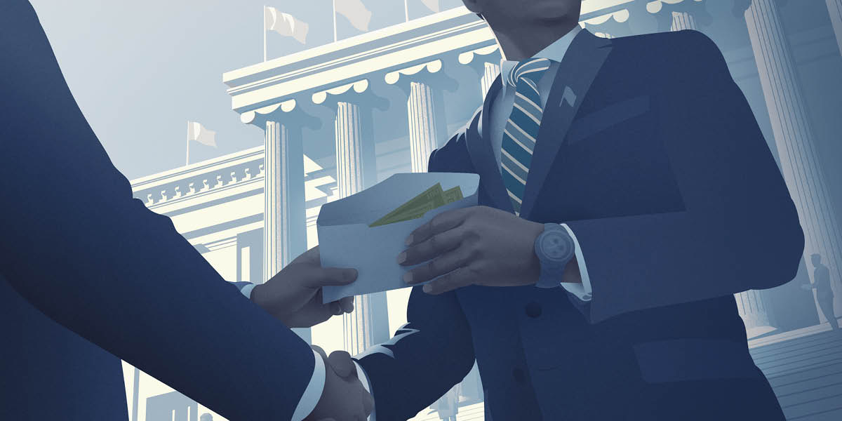 Aperto de mão entre dois homens que estão na frente de um prédio do governo. Um dos homens dá ao outro um envelope cheio de dinheiro.