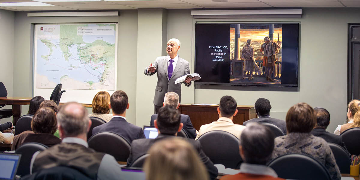 Cuerpo Gobernantepi sirvij huauqui Stephen Lettca Galaad escuelapi caj huauquipanicunahuanmi parlajun.