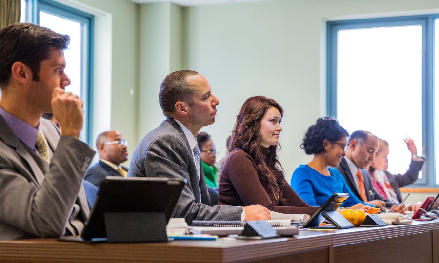 Jesusta catij jovengunami Jehovapa organización yachachijuj shuj escuelapi can