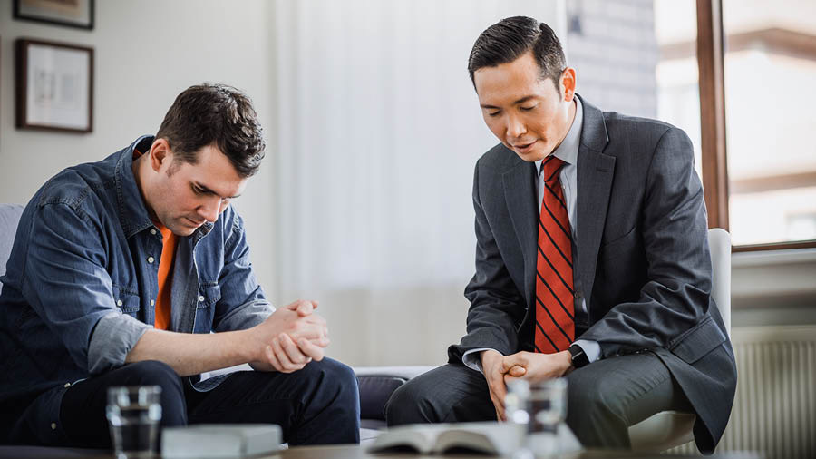 Congregacionman cutin tigramushca huauquigundimi shuj anciano huauquica Jehová Diosta mañajun.