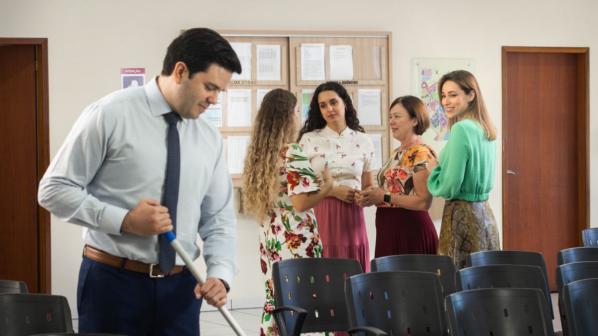 Iech phei tărni del duma mai bute pheianța. Voi dichel-pe ca iech phral cai nai-lo căsătorime hai cai cherel ujimos ca i sala le Regatoschi.