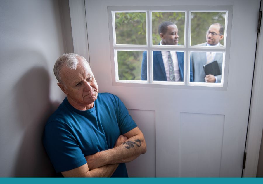 A man does not answer the door when Witnesses call
