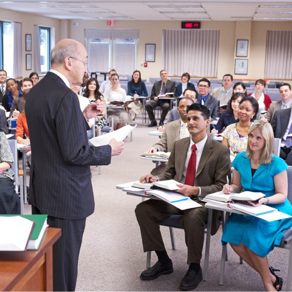 A-élève angbâ ti sara Ekole ti Galaad ti Mandango Bible ti Société Watchtower
