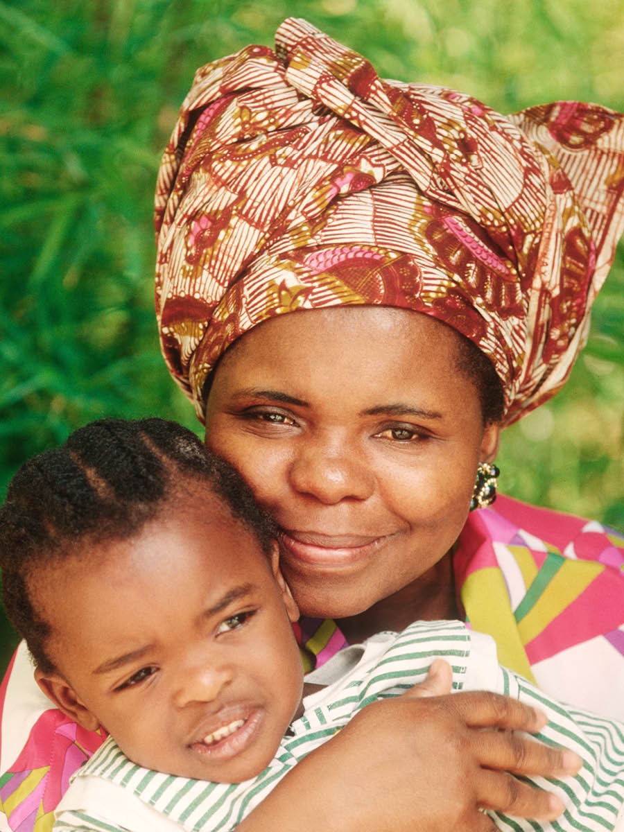 Mbeni mama ayo bébé ti lo