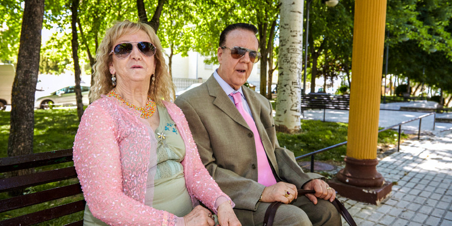 පාකි ඇගේ සැමියා එක්ක