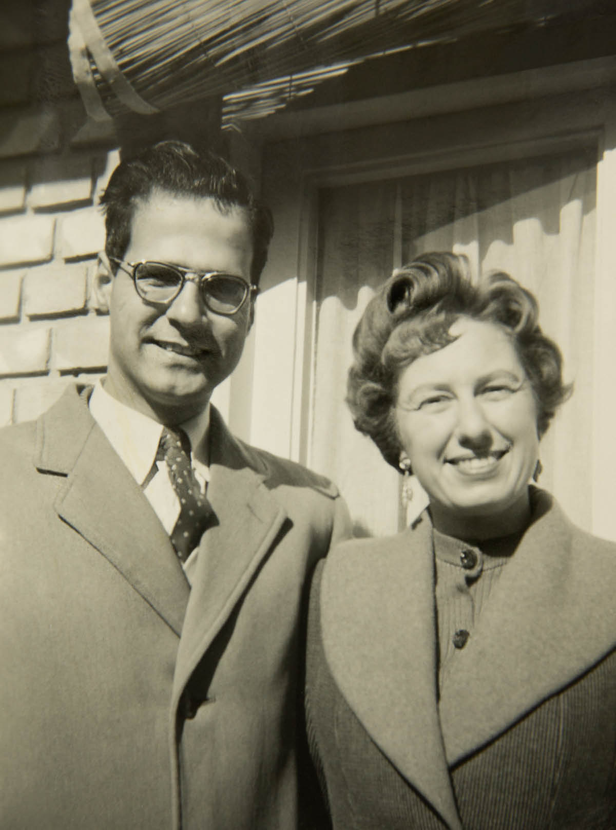 මිල්ටියාඩිස් සහ ඩොරිස්.