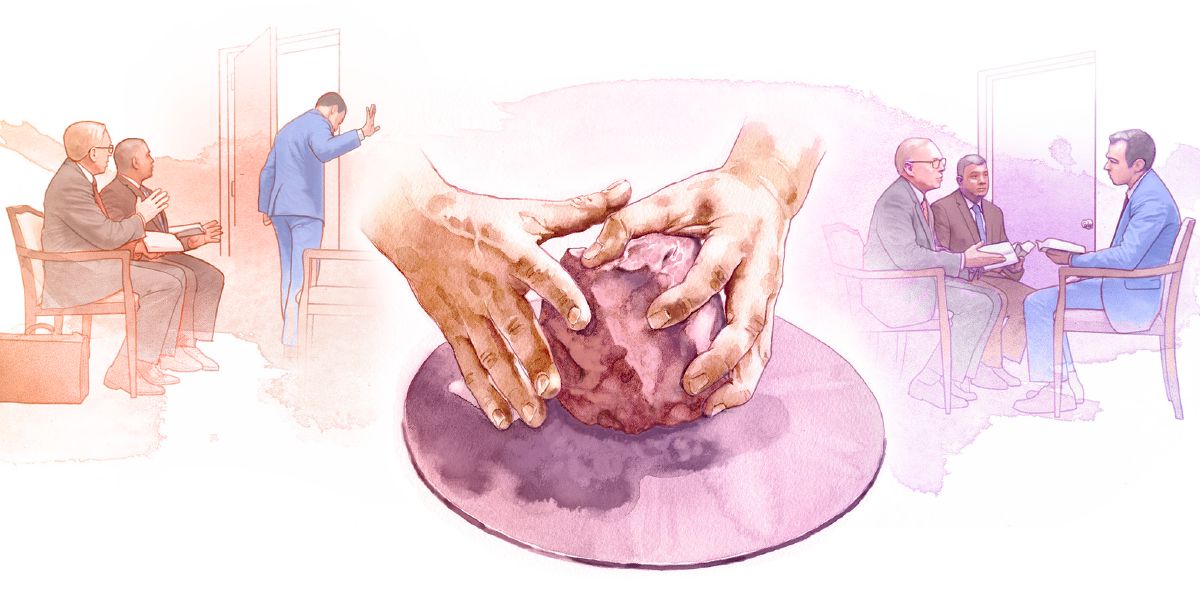 ශ්‍රේෂ්ඨ කුඹල්කරුට සකස් කිරීම් කරන්න ඉඩ දෙනවා, වැඩිමහල්ලන් තමන්ට යම් උපදෙසක් දෙද්දී සහෝදරයෙක් එතනින් පිට වෙලා යනවා. ඒත් එයා ආපහු ඇවිත් මඟ පෙන්වීම් ලබාගන්නවා