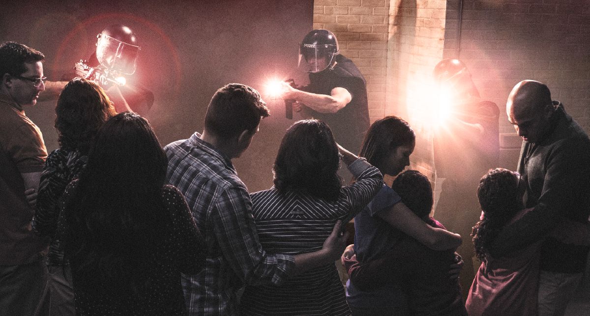 මහත් පීඩාවේදී ක්‍රිස්තියානීන් තමන්ගේ ආරක්ෂාව වෙනුවෙන් විශ්වාසය තියන්නේ යෙහෝවා දෙවි ගැන