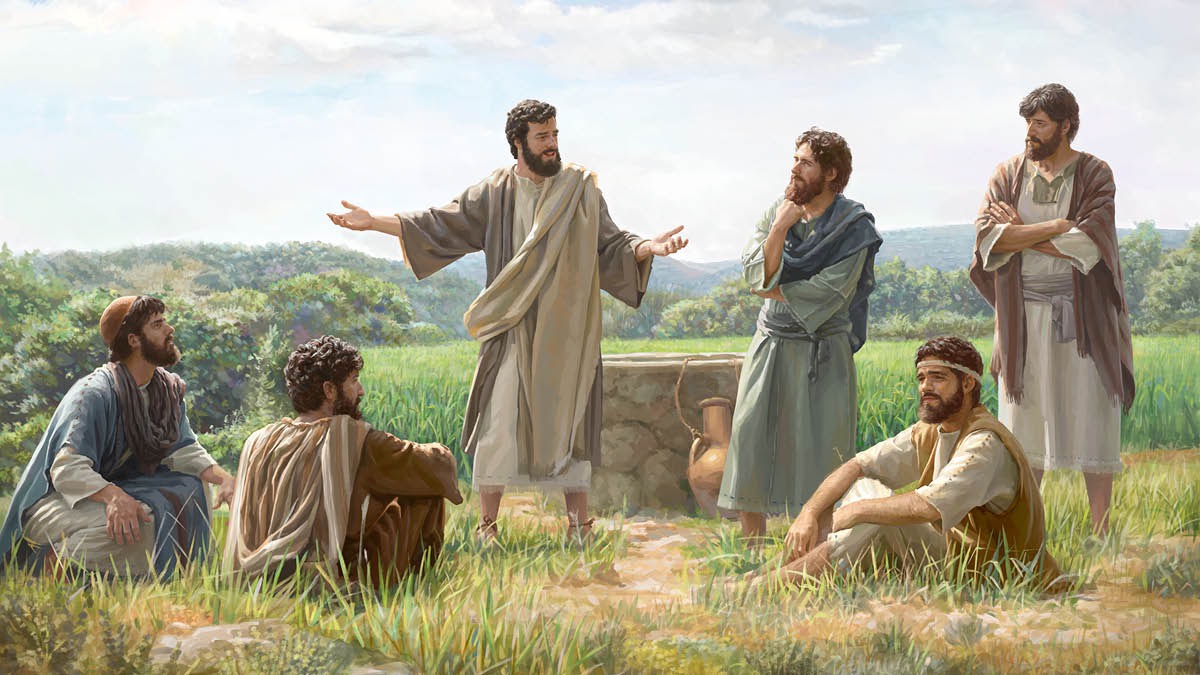 Jesus talking to some of his disciples beside a field of barley // Jesosy, miresaky amy mpianatsiny vitsivitsy anilani-horaky feno vary.