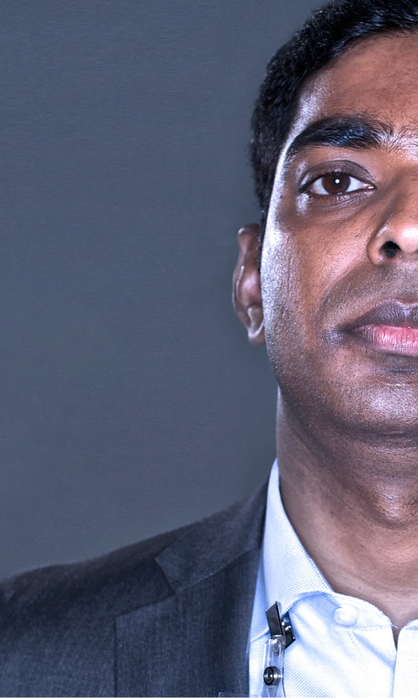 Anil, som drabbades av utbrändhet på jobbet.