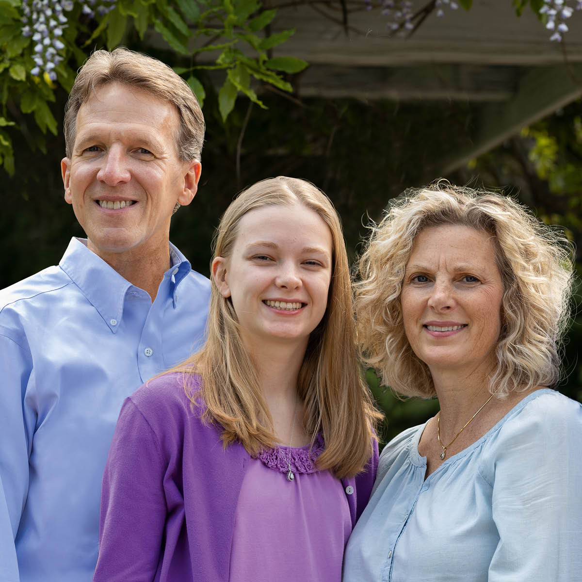 Gregory, hans dotter Olivia och hans fru Audrey.