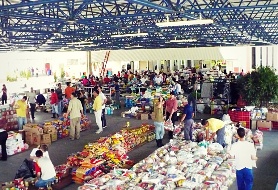 Jehovas vittnen i Brasilien organiserar katastrofhjälp och ser till att donerade förnödenheter når de drabbade.