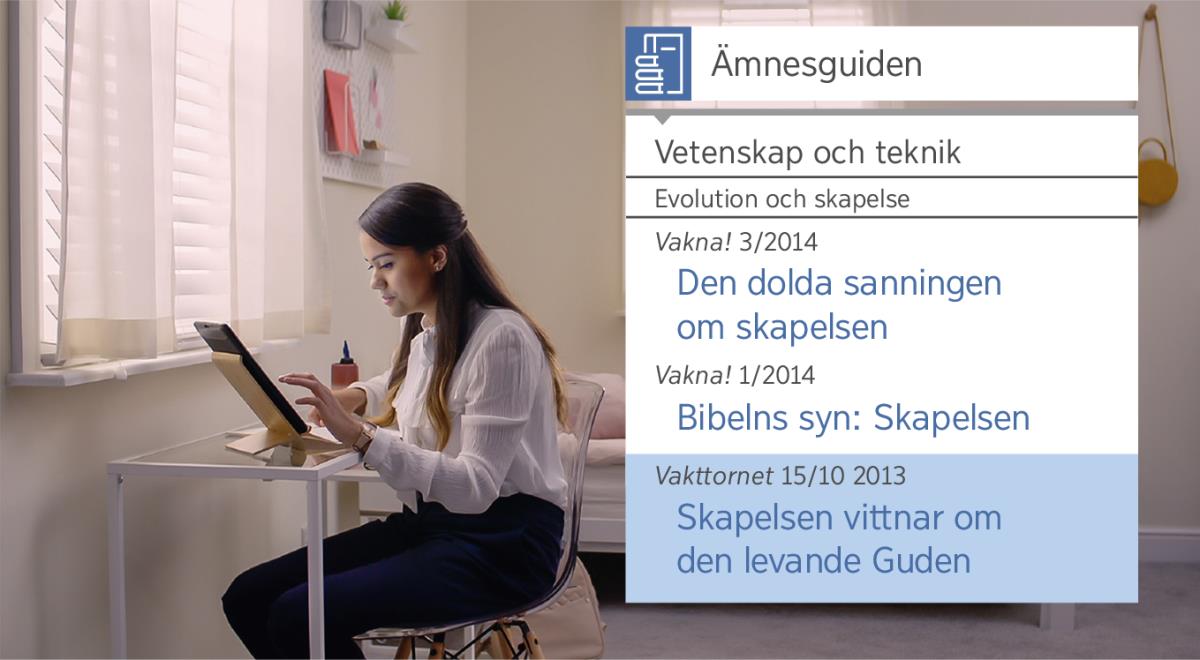 En scen ur videon ”Upplev glädjen med att göra lärjungar – Ta emot Jehovas hjälp – Använd studieverktygen”. Neeta använder ”Ämnesguiden” för att hitta information om skapelsen.
