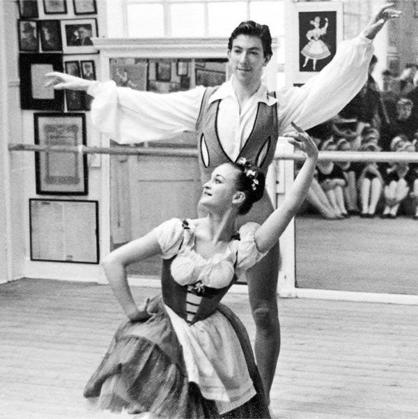 David och Gwen Cartwright dansar balett.