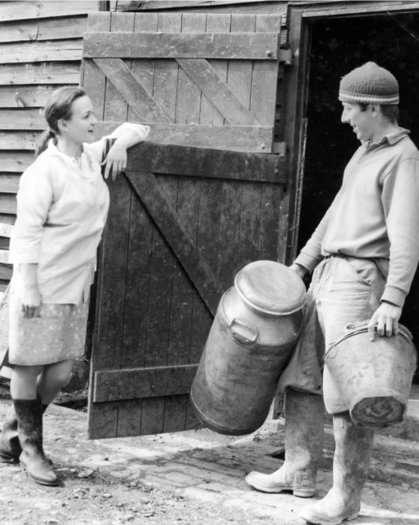 David och Gwen Cartwright arbetar tillsammans på en bondgård.