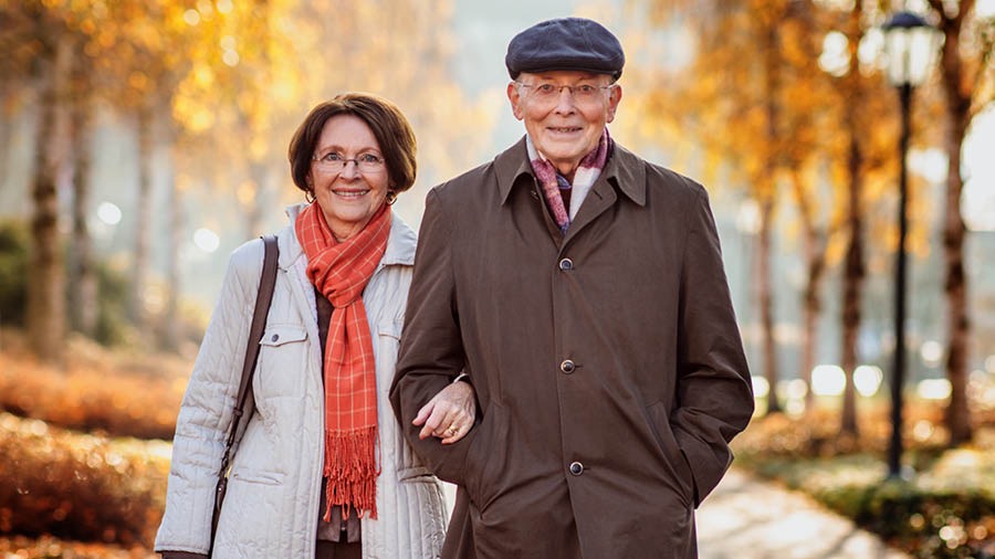 En nytagen bild av Manfred och Gail Tonak.