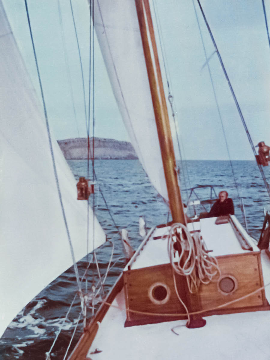 Martin på en segelbåt.