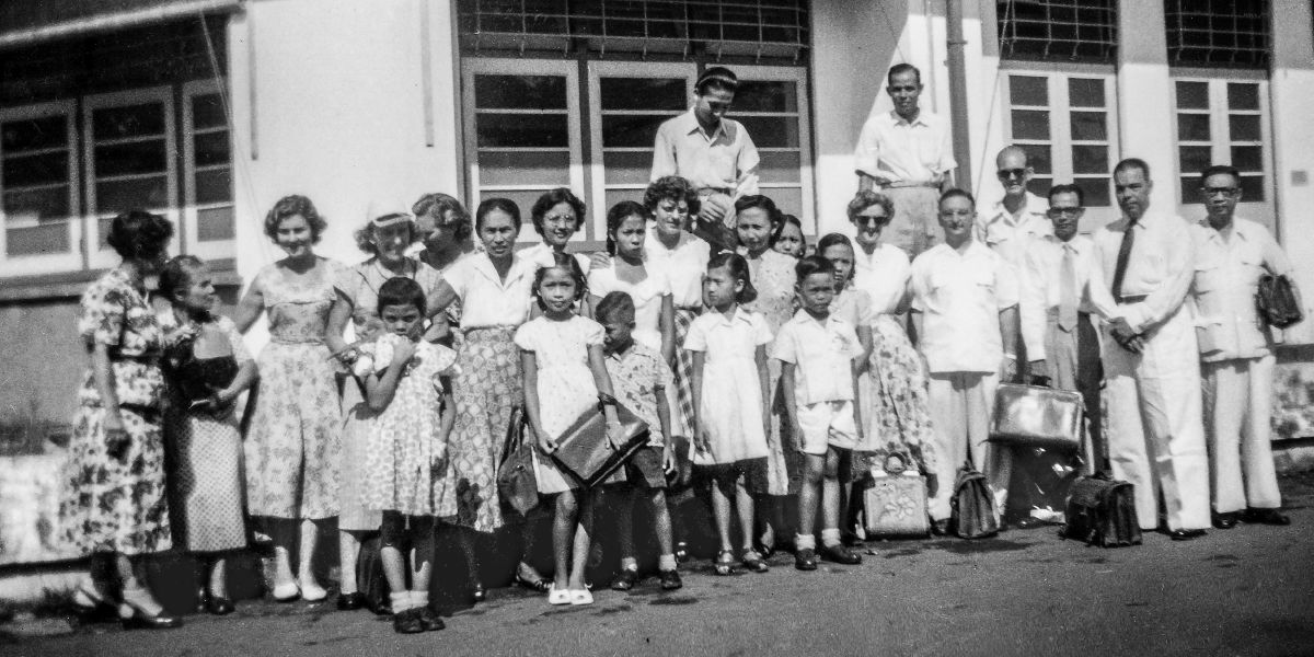 Surabayaförsamlingen, 1954.