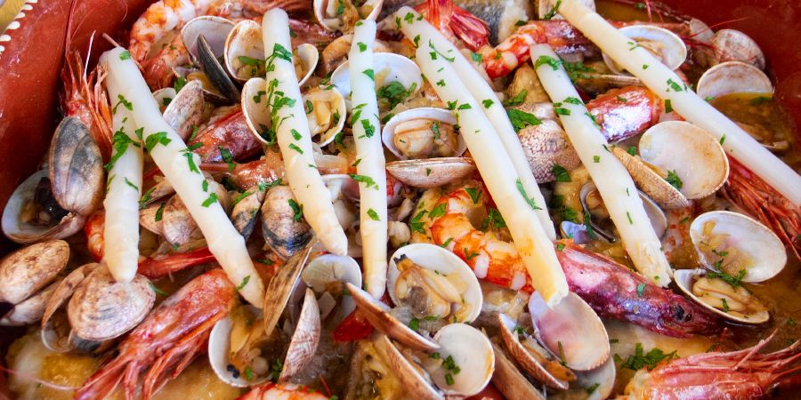 Mariscada, chakula cha asili kinachoandaliwa kutokana na viumbe wa baharini