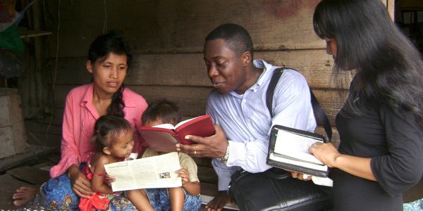 Jason Blackwell akihubiri nchini Kambodia