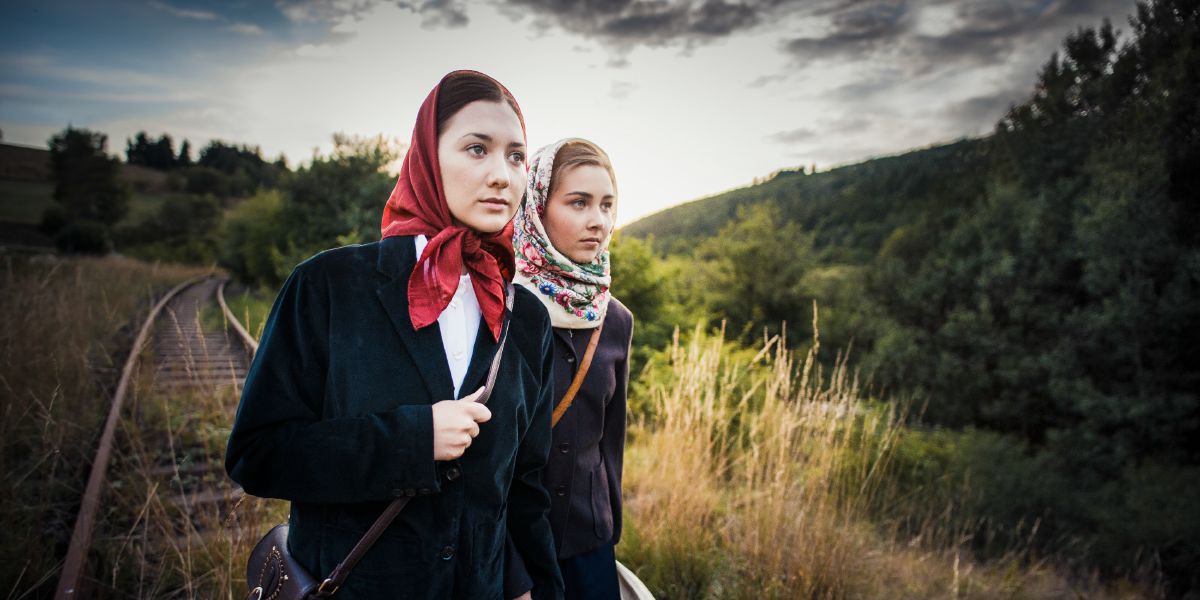 Corinna na dada mwingine walipokuwa Siberia walifunga safari ndefu ili kuhudhuria mkutano