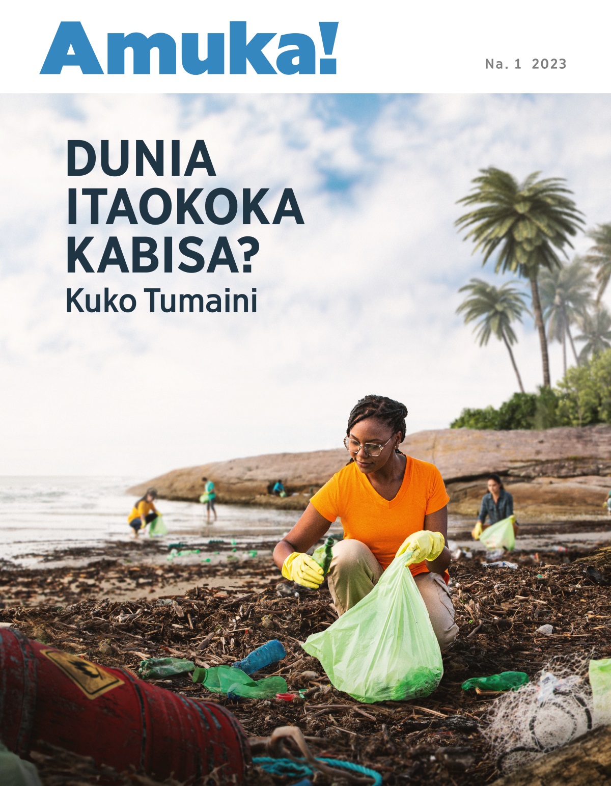 Watu wako nalokota buchafu pembeni ya bahari.