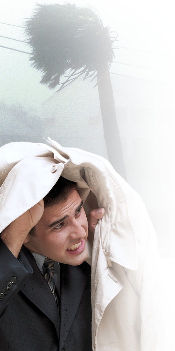 ผู้​ชาย​หา​ที่​หลบ​พายุ