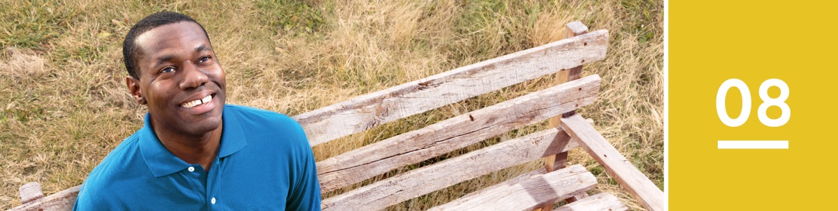 บท 8 ผู้​ชาย​คน​หนึ่ง​นั่ง​อยู่​บน​ม้า​นั่ง​กำลัง​มอง​ขึ้น​ไป​บน​ท้องฟ้า