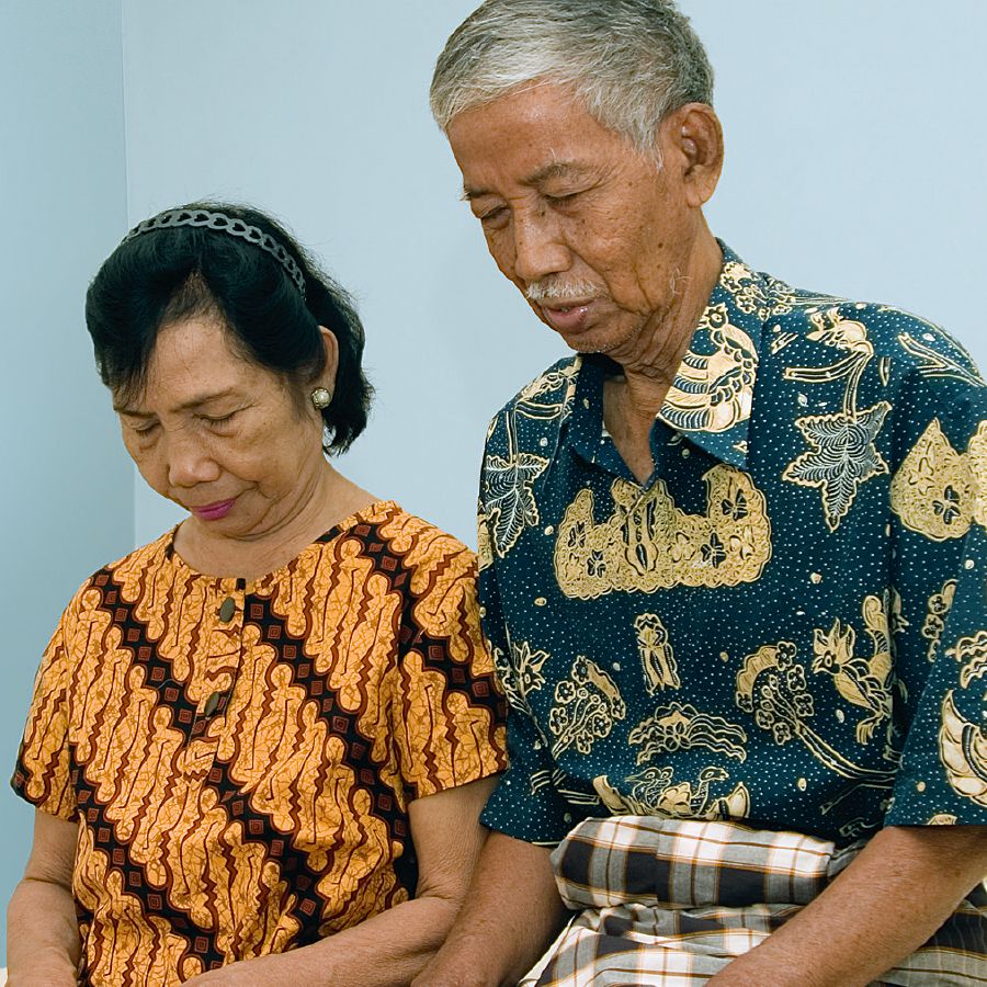 คุ​สตรี​ยาห์​และ​เท​ยิบ​อธิษฐาน​ด้วย​กัน​ทุก​คืน