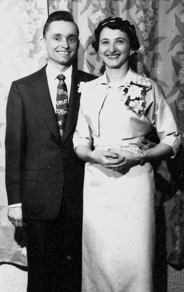 เคนเน็ท​กับ​เอวีลีน ลิตเทิล​ใน​วัน​แต่งงาน​ของ​พวก​เขา