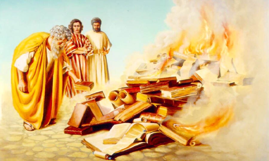 Ol Efesus i kukim ol buk bilong ol i gat tok bilong marila pasin samting