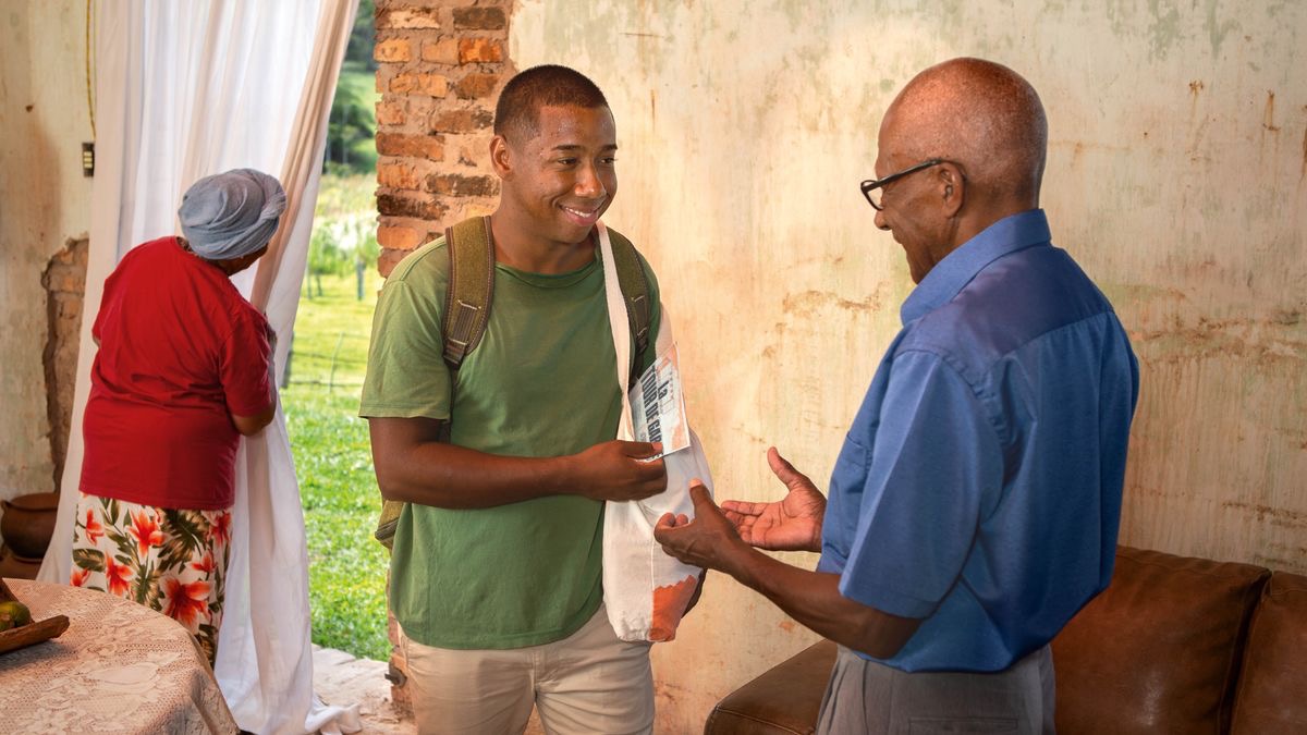 Makabye a nghenako lomu ndlwini ya vamakabye vo kari. I mu nyika revhista go kari a nuna wa kona, a sati na a gadha hi laha nyangweni.