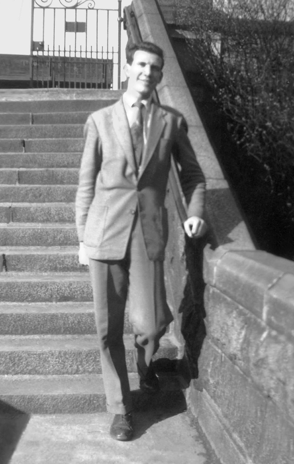 Дерелл в юності.