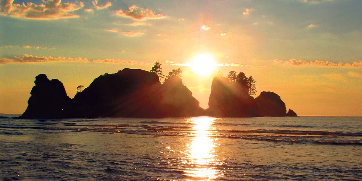 Море в сонячних променях